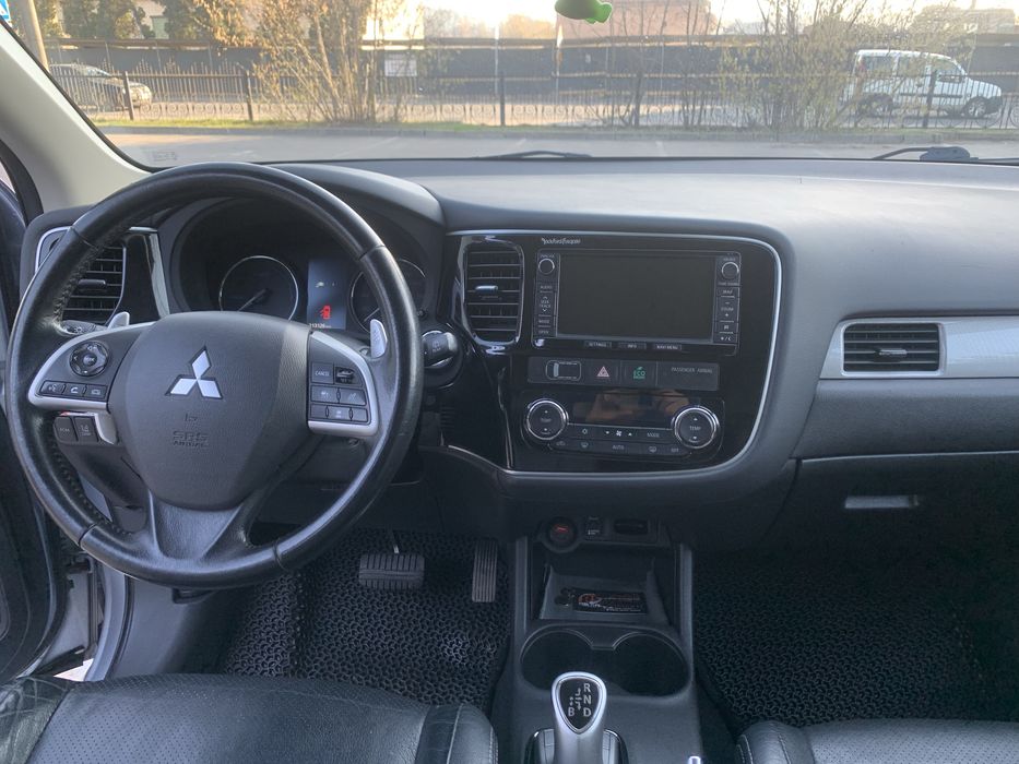 Mitsubishi Outlender PHEV