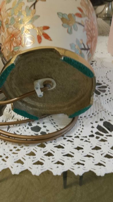 Lampa stołowa w stylu orientalnym - porcelana i mosiądz