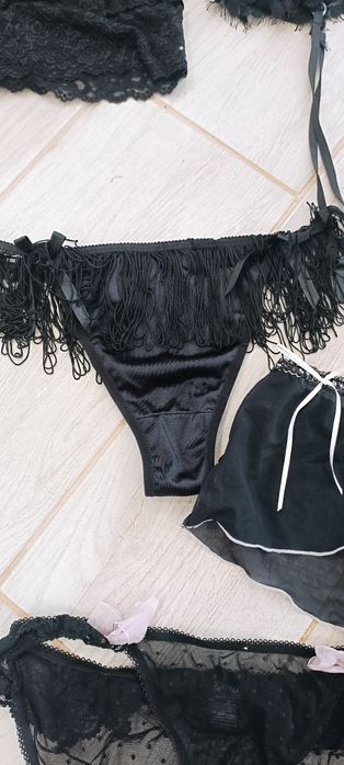 Комплект еротичної спідньої білизни