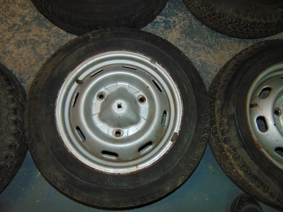 Renault 16 jantes de ferro com pneus