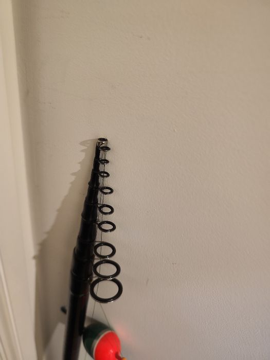 Cana de Pesca "Fuji" 6m + Carreto "Ninja"