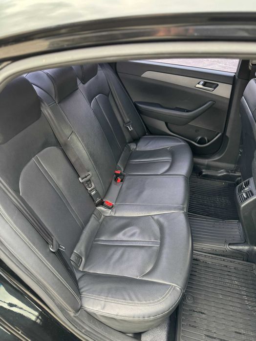 Оренда авто бізнес класу Hyundai Sonata New Rise