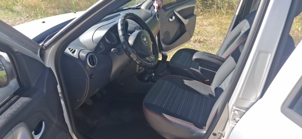 Продаєть авто Dacia Duster 2012 року