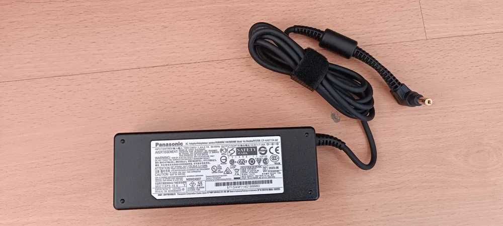 Carregador original Panasonic 15.6v 7.05a Novo