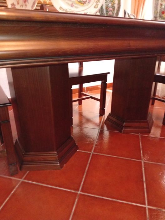 Mobília Sala de Jantar – Madeira Maciça – Excelente Estado