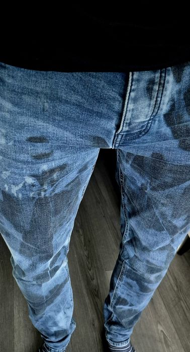 Spodnie męskie dżinsowe Hugo Boss slim fit rozmiar W32 L32 M/L

- stan