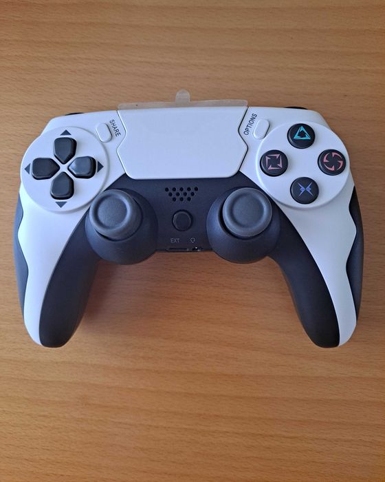 New Wireless PS4 Controllers64740000010115122