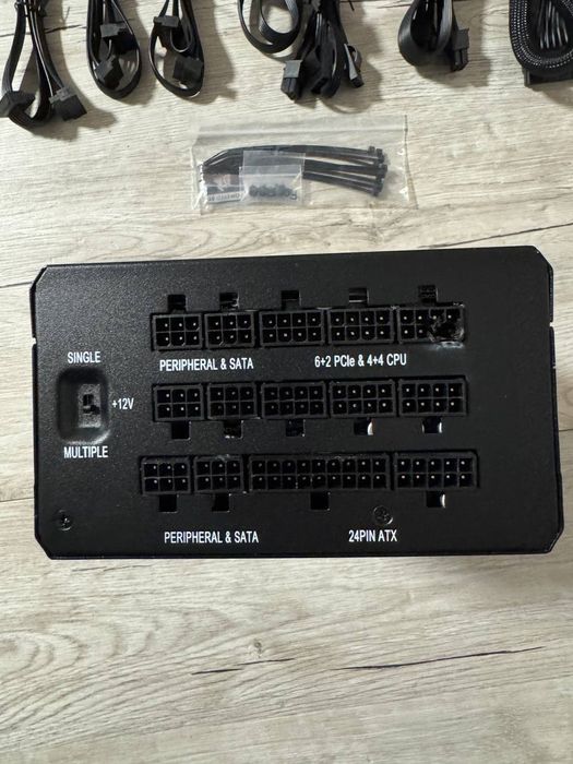 Блок живлення Corsair HX1200 1200W – 80 PLUS Platinum (CP-9020140-EU)