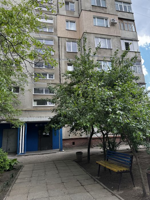 Продается  4 ком квартира по ул Сергея Синенко 8/9