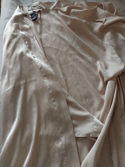 Шелковый халат Victoria Secret. . . Беж.