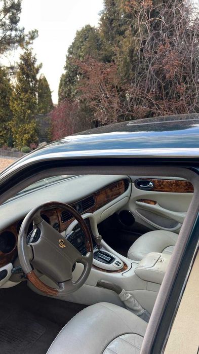 Jaguar Xj  xj8 308 Daimlera 4.0 long.