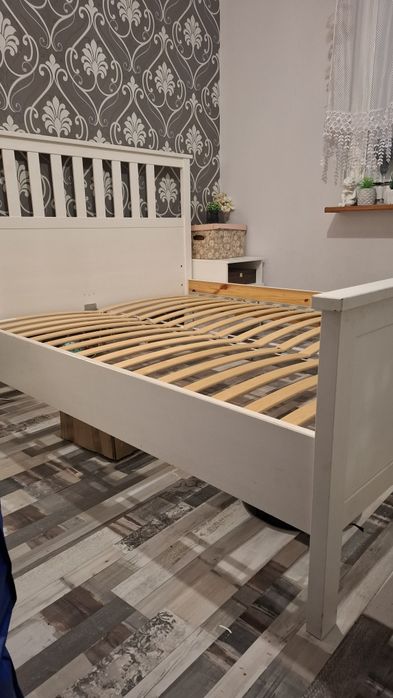 Łóżko Ikea i 2 szafki nocne