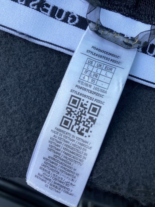 Продам бюстгальер GUESS оригінал.Стан нового.Розмір по бірці L