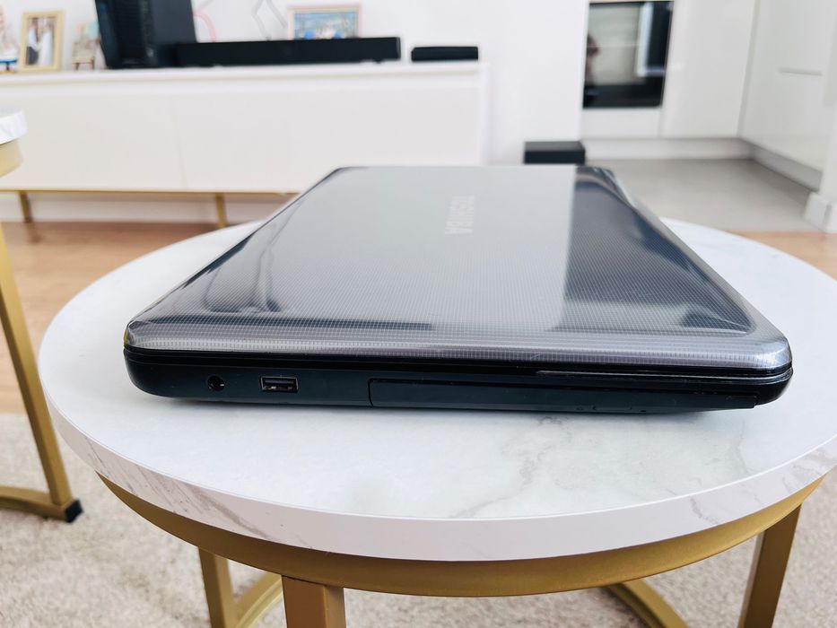 Laptop Toshiba Satellite c855-12j