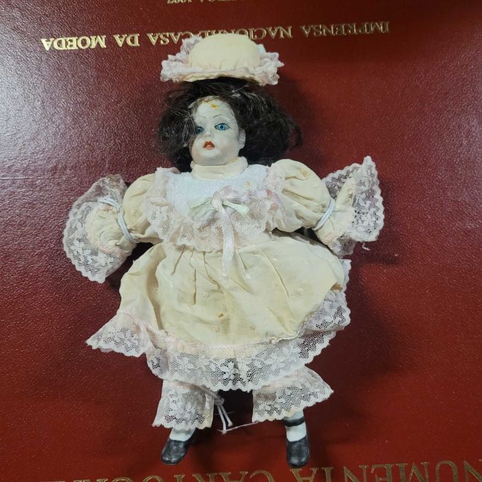 Bonecas de porcelana