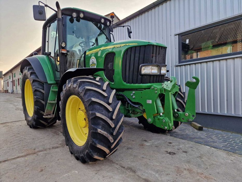 Wynajem traktora, ciagnika rolniczego John Deere 6920