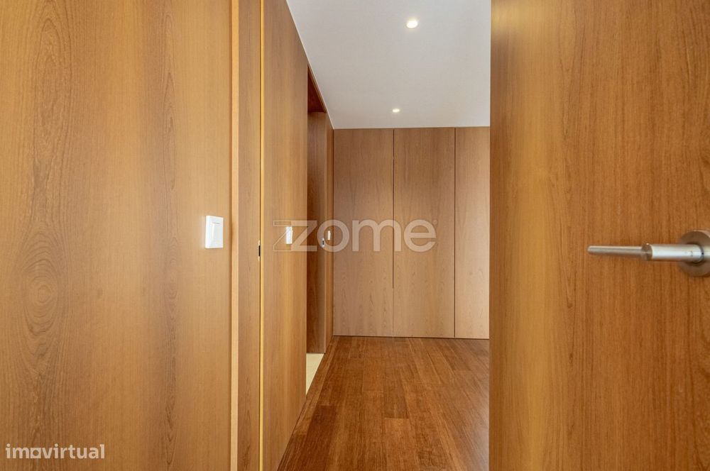 Apartamento T4 Duplex Novo no Prestigiado Edifício Alameda
