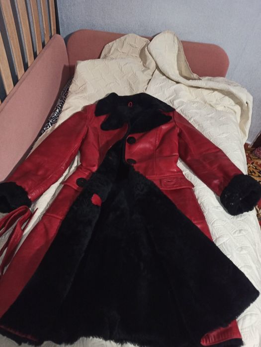 Шкіряна дублянка на натуральному хутрі