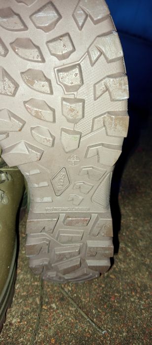 Берці нові продам