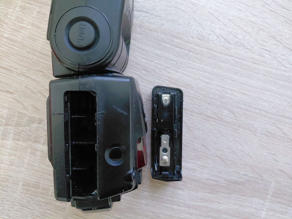 Flash Nikon SB-800 com suporte Nikon AS-19