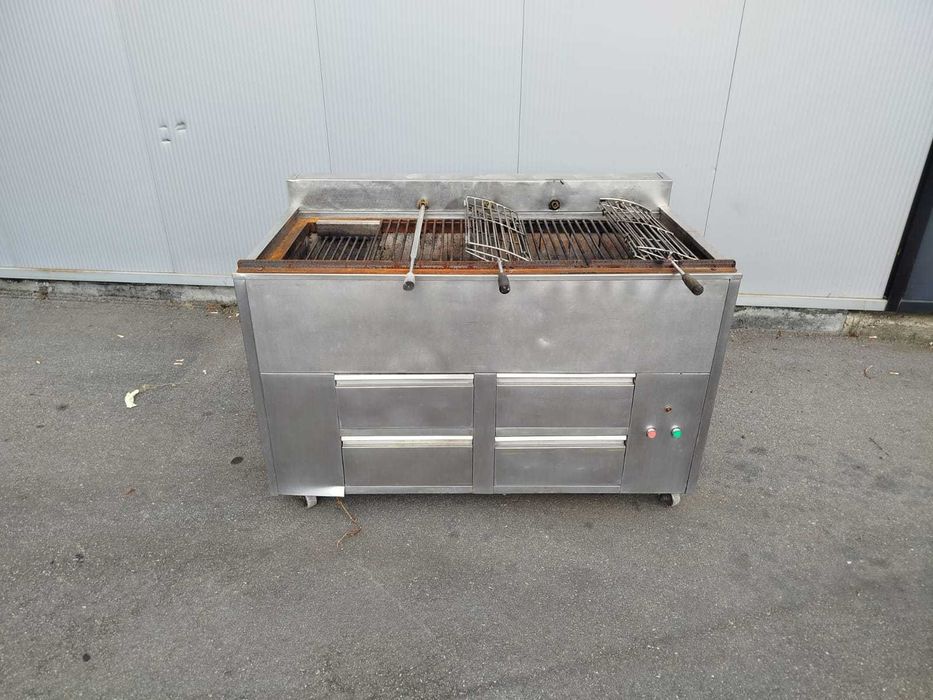 Churrasqueira a Carvão - RECONDICIONADA