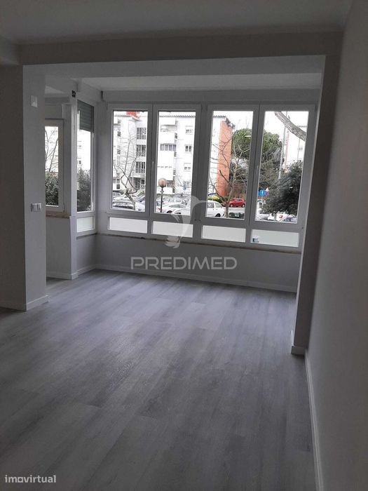 Apartamento T2, remodelação moderna a estrear, edificio com duas fr...