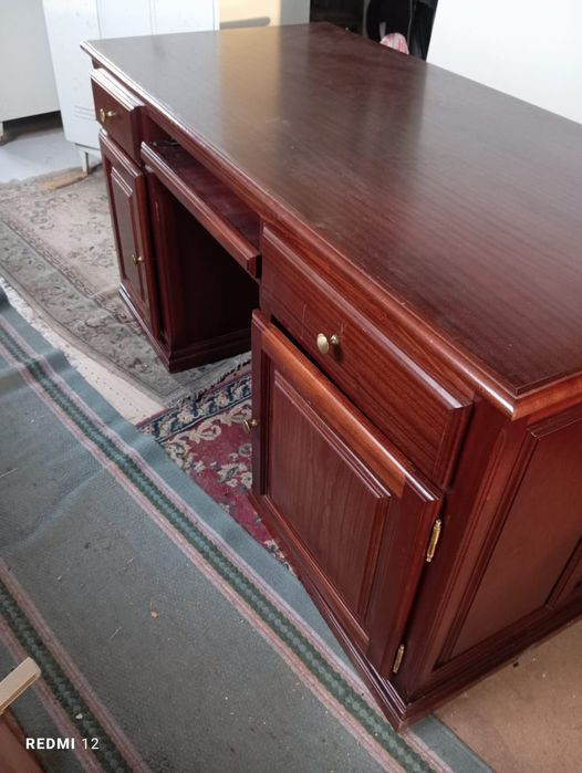 Secretaria estado novo em mogno maçico de boa qualidade Secretaria est