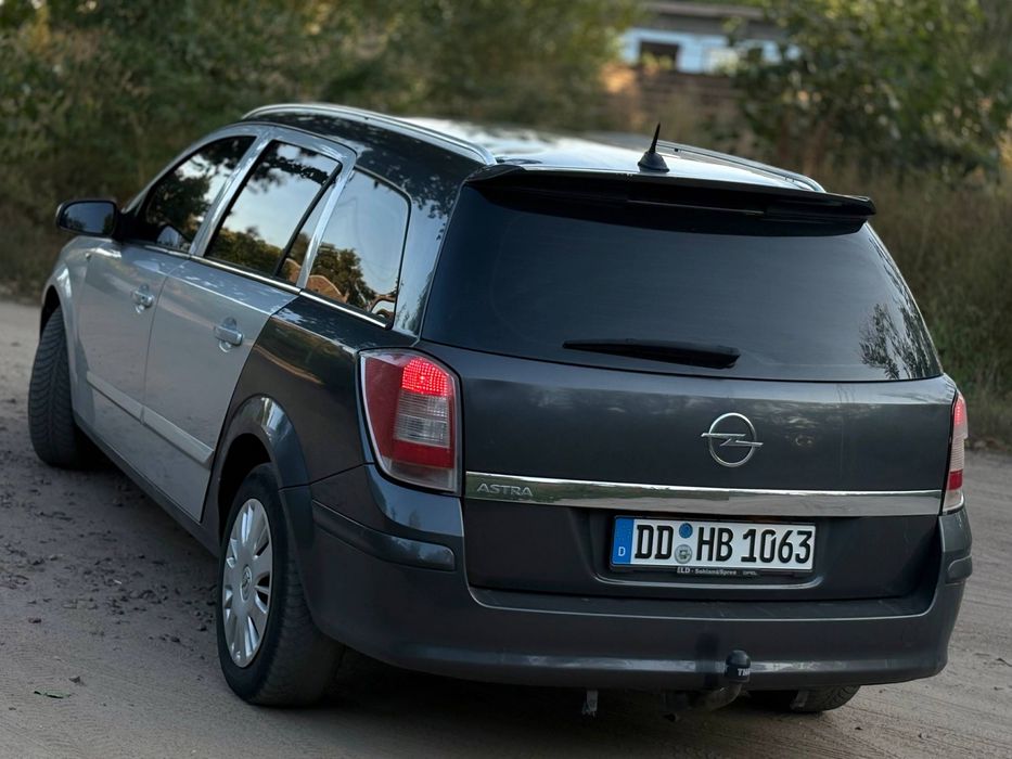 Opel astra H для військових