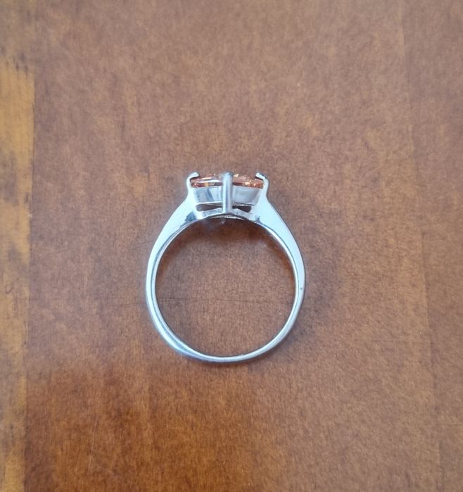 Uroczy srebrny pierścionek 925