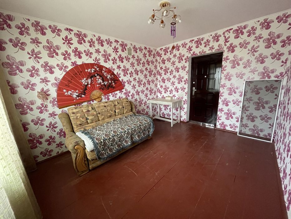 Три кімнати, житло