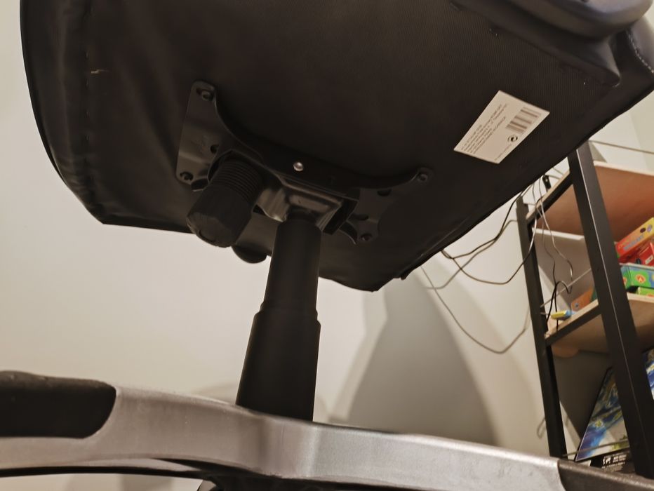 Fotel obrotowy stan idealny