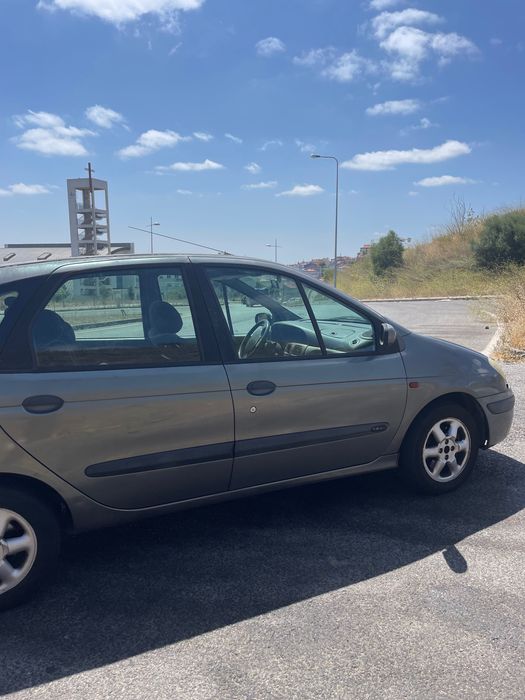 Renault Scenic em bom estado