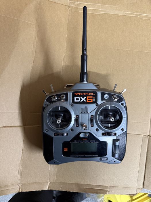 Dron Ghost Chroma kontroler Spektrum dx6i
