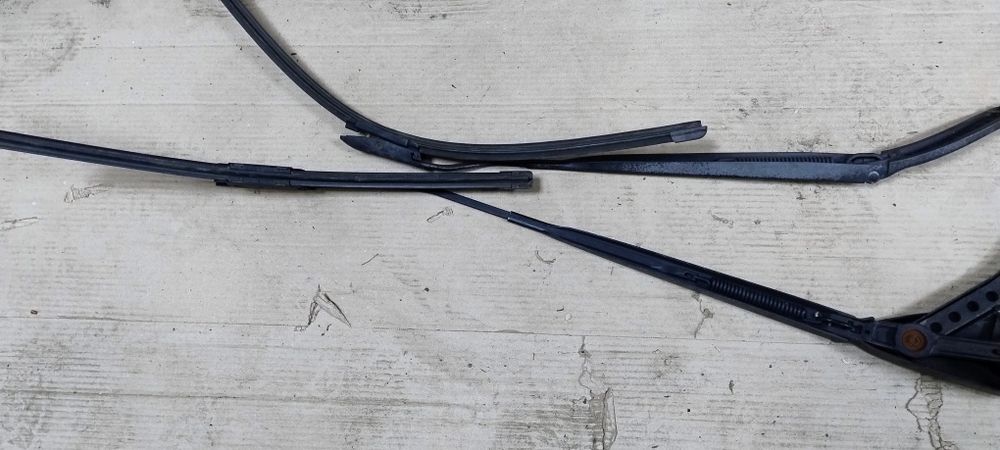 Трапеція дворніків Рено Сценік 2