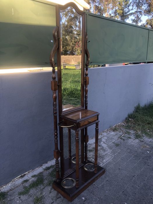 Móvel de entrada bengaleiro porta casacos