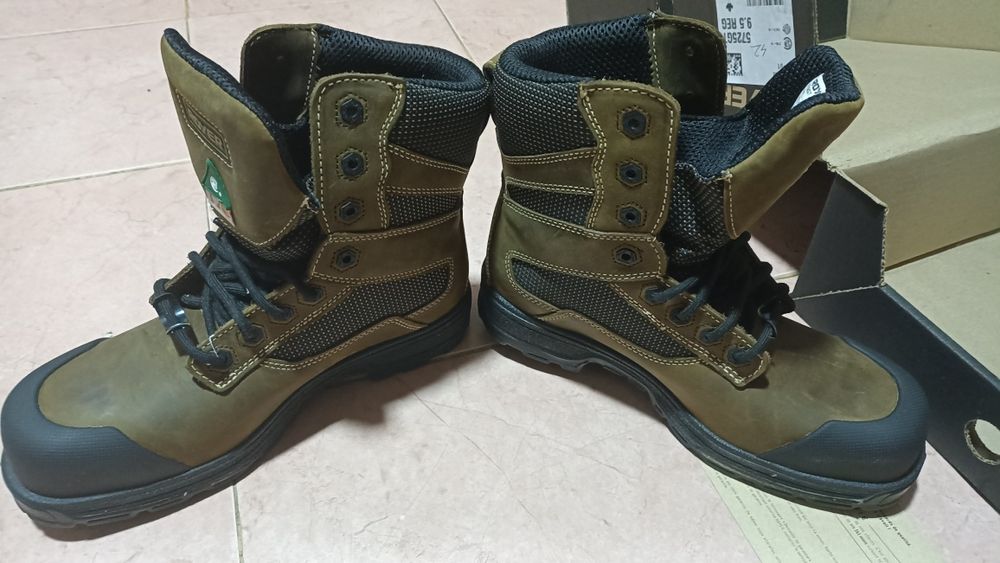 Продам зимние ботинки