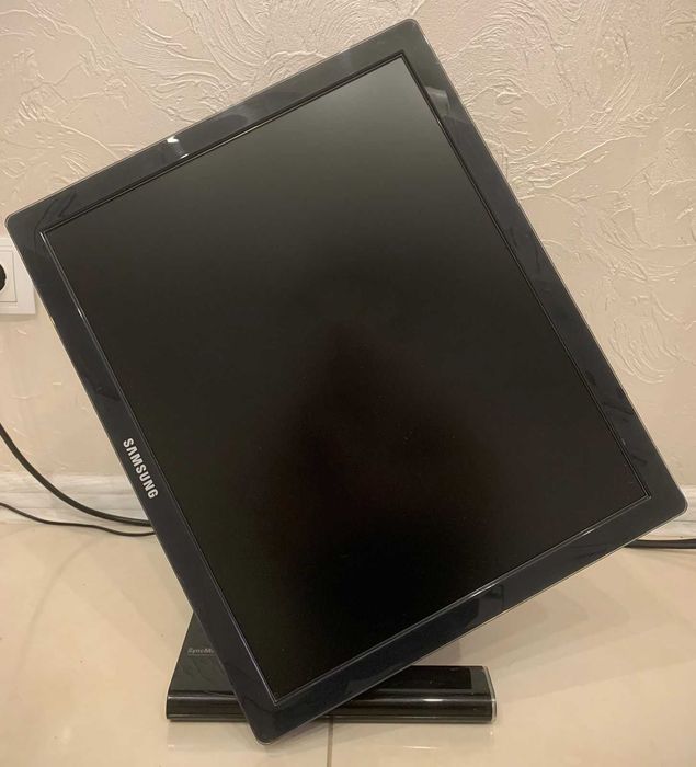 Монитор Samsung 971P