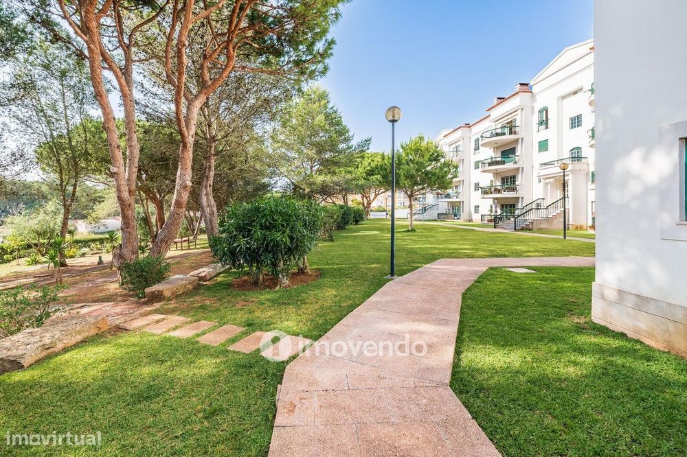 Apartamento T3 com estacionamento, no Condomínio Jardim da Lomba