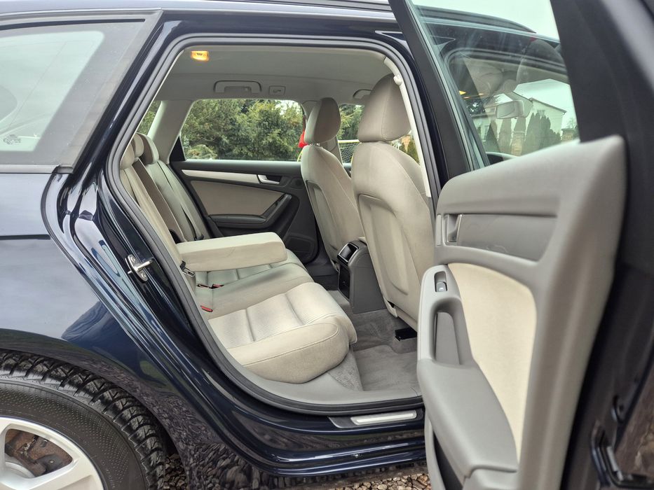 AUDI A4 B8 AVANT 2.0 TDI / 2010 / manual / NOWE OPONY / zarej.PL