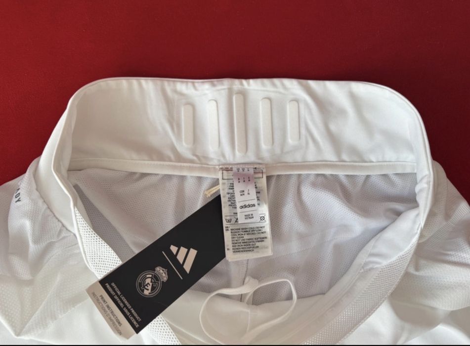Oryginalne krótkie spodenki Real Madryt Adidas