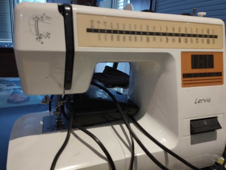 Maquina de costura portatil