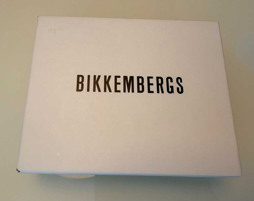 Carteira homem da marca Bikkembergs nova ainda na caixa.