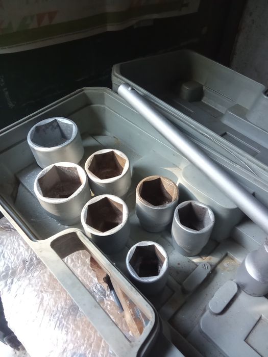 Conjunto chaves caixa. Roquete e acrescentos.