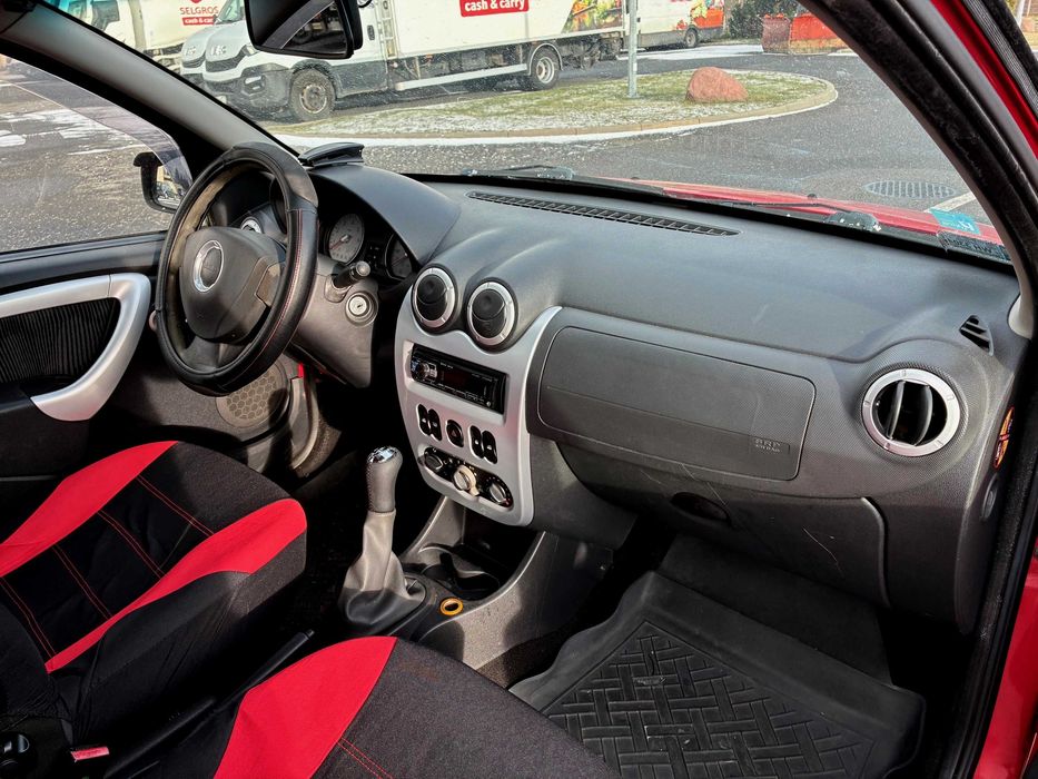 Dacia Sandero 1.4 MPi Najbogatsza Wersja Laureate Klimatyzacja Kamera