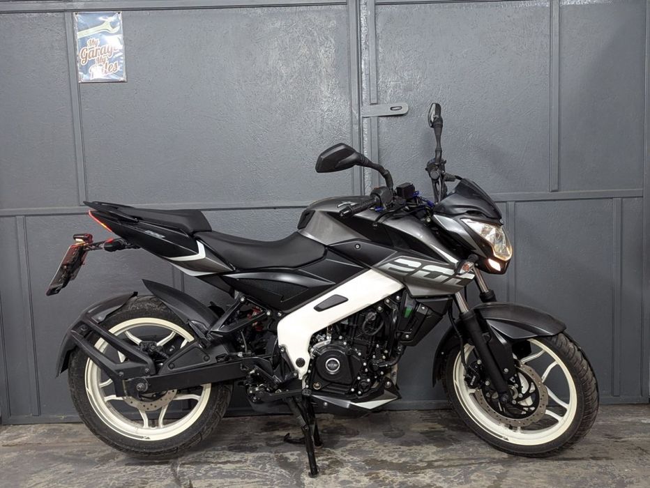 Bajaj Pulsar NS200