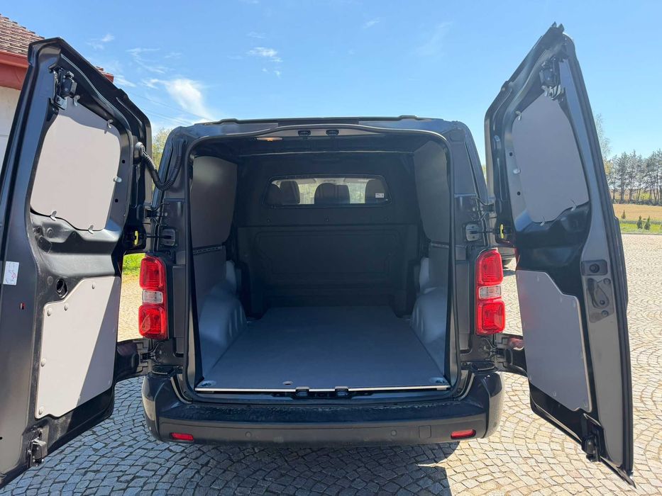 Toyota Proace Fiat Scudo Peugeot Expert Citroen Jumpy Opel Vivaro > Zabudowa busa samochodu auta dostawczego