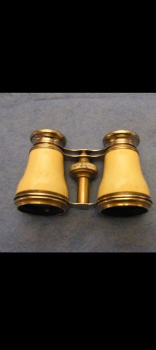 Binóculos de teatro ou ópera