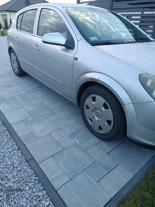 Opel astra H 2005 rok .