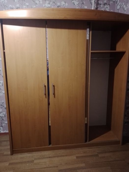 Платтяна шафа Шафа для одягу