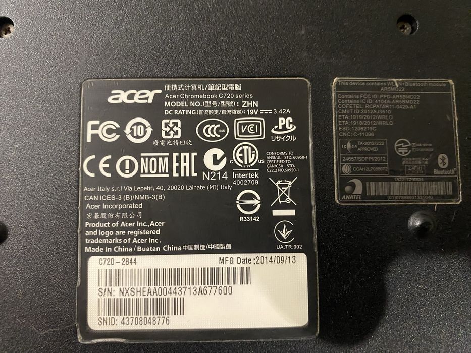 Acer c720. 11,6”, Celeron, 4/256, батарея 5 годин.